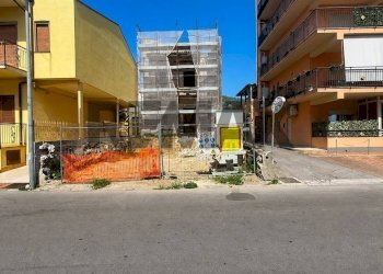 Edificio all\'aperto - Casa semi indipendente VIA CONSOLARE ANTICA
SNC, Capo d'Orlando - foto 9