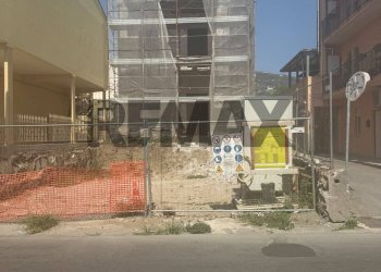 Edificio all\'aperto - Casa semi indipendente VIA CONSOLARE ANTICA
SNC, Capo d'Orlando - foto 12