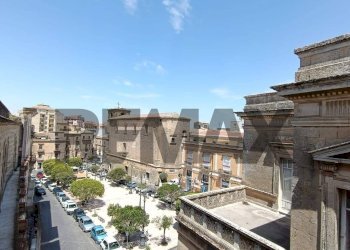 Edificio all\'aperto - Apartment Via Roma
 
346, Enna - photo 1