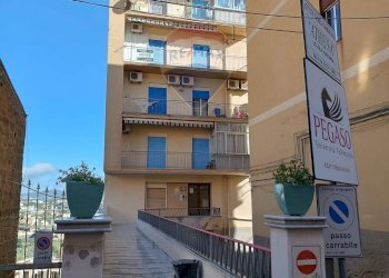 Edificio all\'aperto - Three-room apartment via Gioeni
 
100, Agrigento - photo 15