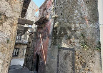 Edificio all\'aperto - Independent house VIA REGINA MARGHERITA
 
195, Castiglione di Sicilia - photo 7