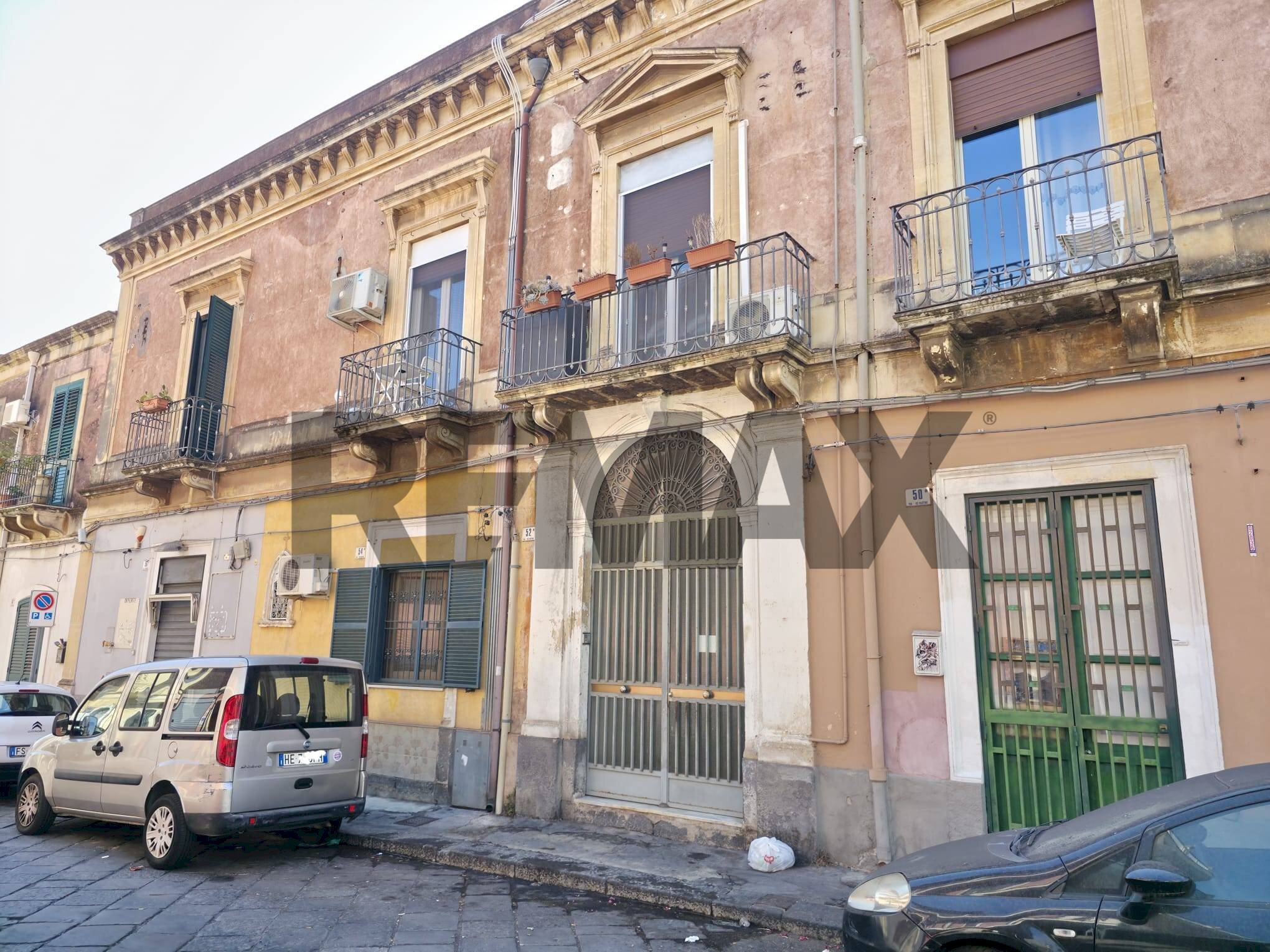 Edificio all\'aperto - Trilocale via re martino
 
52, Catania - foto 1