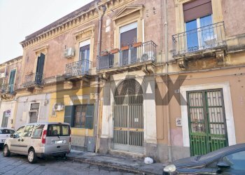 Edificio all\'aperto - Trilocale via re martino
 
52, Catania - foto 1