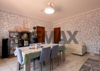 Sala da pranzo - Four-room apartment VIa Wagner
 
66, Acireale - photo 3