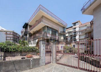 Edificio all\'aperto - Four-room apartment VIa Wagner
 
66, Acireale - photo 23