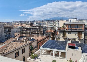Edificio all\'aperto - Appartamento Via Roccaromana
 
7, Catania - foto 1