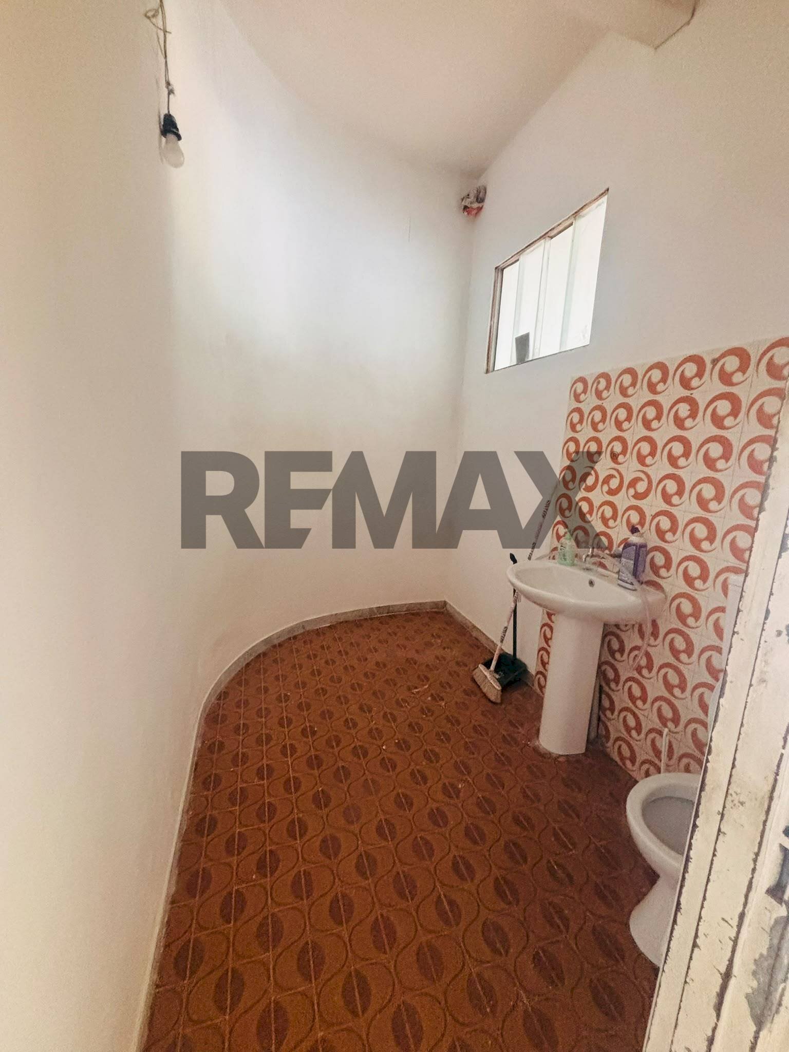 Bagno - Negozio LUNGOMARE GIOACCHINO ROSSINI
26, Augusta - foto 2