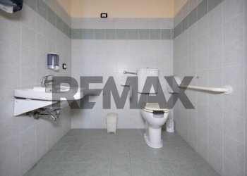 Bagno - Locale Commerciale Viale Alcide de Gasperi
 
73, Acireale - foto 4