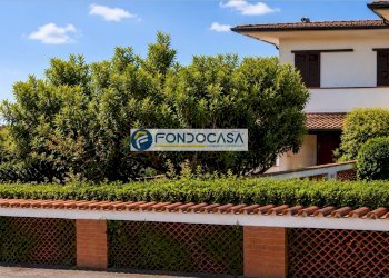 Facciata esterna - Casa semi indipendente Via delle Erbe, Pietrasanta - foto 2