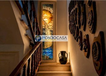 Scale interne piano 1 - Casa semi indipendente Via delle Erbe, Pietrasanta - foto 10