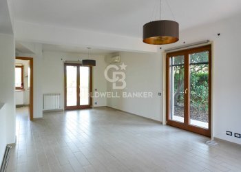 Foto 14 - Villa a Schiera Via Biella (Piano D'Api)
 
28, Acireale - foto 14