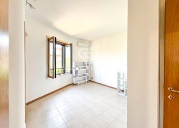 Foto 41 - Villa a Schiera Via Biella (Piano D'Api)
 
28, Acireale - foto 41