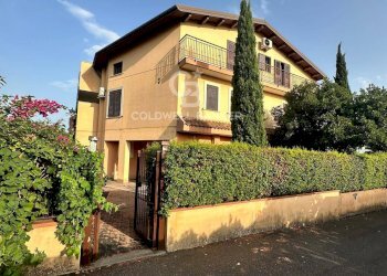 Foto 1 - Villa a Schiera Via Biella (Piano D'Api)
 
28, Acireale - foto 1