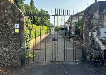 Foto 2 - Villa a Schiera Via Biella (Piano D'Api)
 
28, Acireale - foto 2
