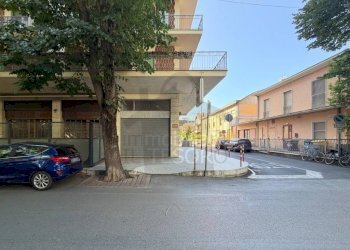 Zona - Negozio via Giovanni Pascoli, 32, Bellaria-Igea Marina - foto 2