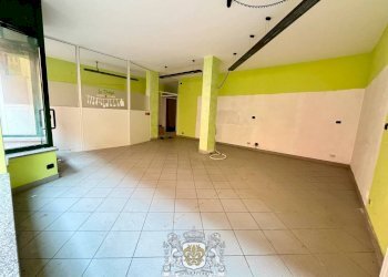 Stanza non arredata - Negozio via Tommaso Vallauri, 52, Chiusa di Pesio - foto 2