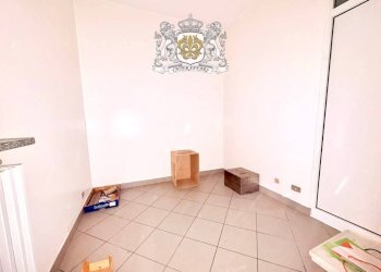Stanza non arredata - Negozio via Tommaso Vallauri, 52, Chiusa di Pesio - foto 13