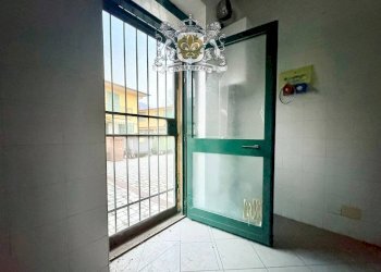 Interno palazzo - Negozio via Tommaso Vallauri, 52, Chiusa di Pesio - foto 17