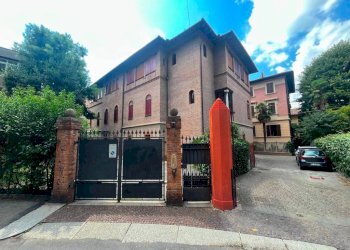 Facciata - Trilocale piazza Giosuè Carducci, Bologna (zona Centro Storico) - foto 1