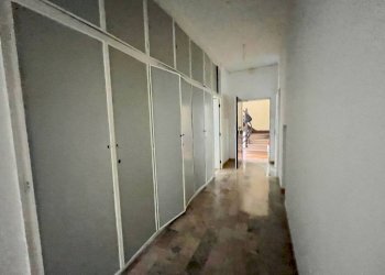 Corridoio - Trilocale piazza Giosuè Carducci, Bologna (zona Centro Storico) - foto 12
