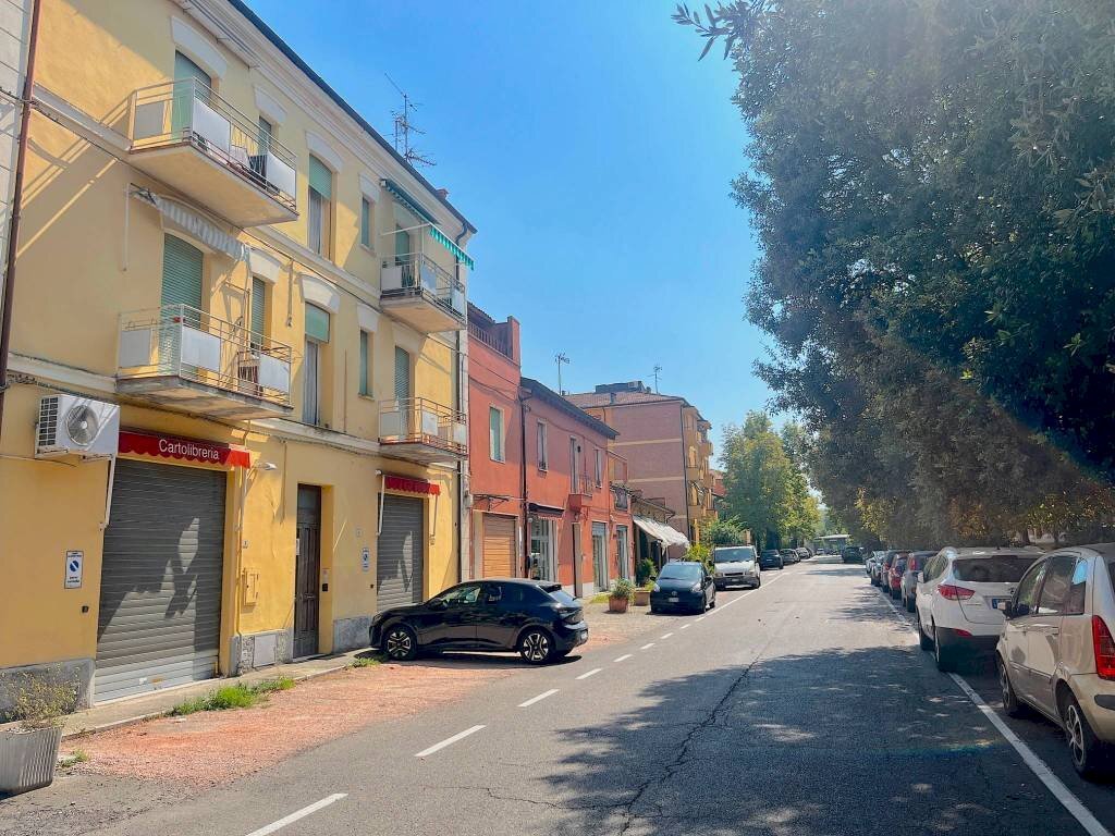 Zona - Negozio piazza Giosuè Carducci, San Giovanni in Persiceto - foto 3