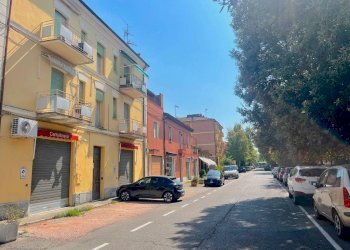 Zona - Negozio piazza Giosuè Carducci, San Giovanni in Persiceto - foto 3