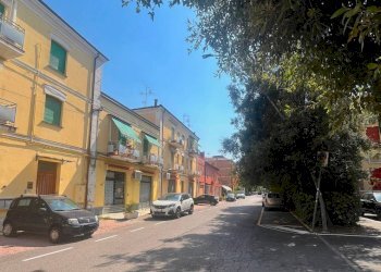Zona - Negozio piazza Giosuè Carducci, San Giovanni in Persiceto - foto 4
