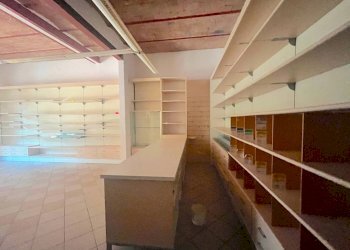 Interno non residenziale - Negozio piazza Giosuè Carducci, San Giovanni in Persiceto - foto 10