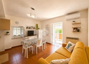 Two-room apartment Via Giuseppe Saredo, Savona (neighborhood Fornaci) - photo 8
