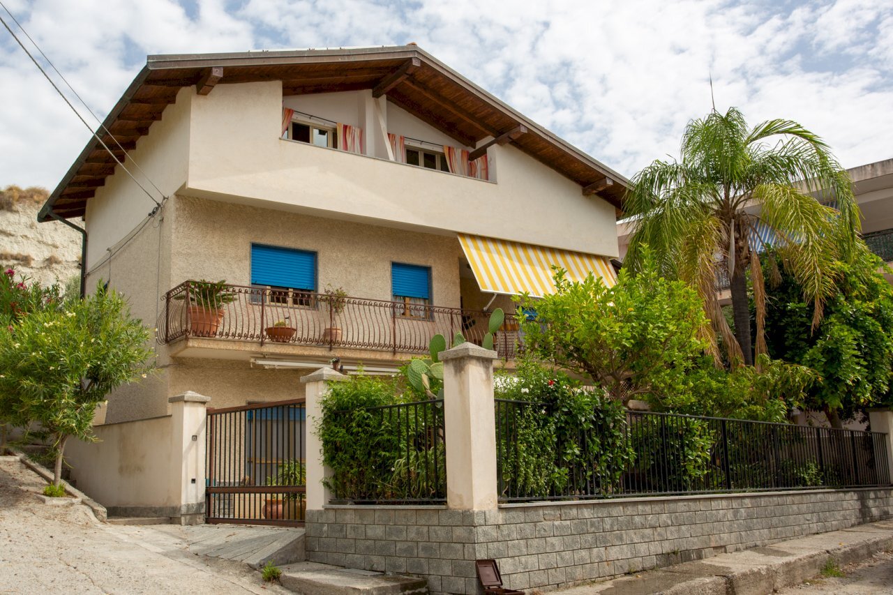 CASA. FONDO VENA-31417 - Independent house Viale Aldo Moro 5, Bova Marina - photo 1