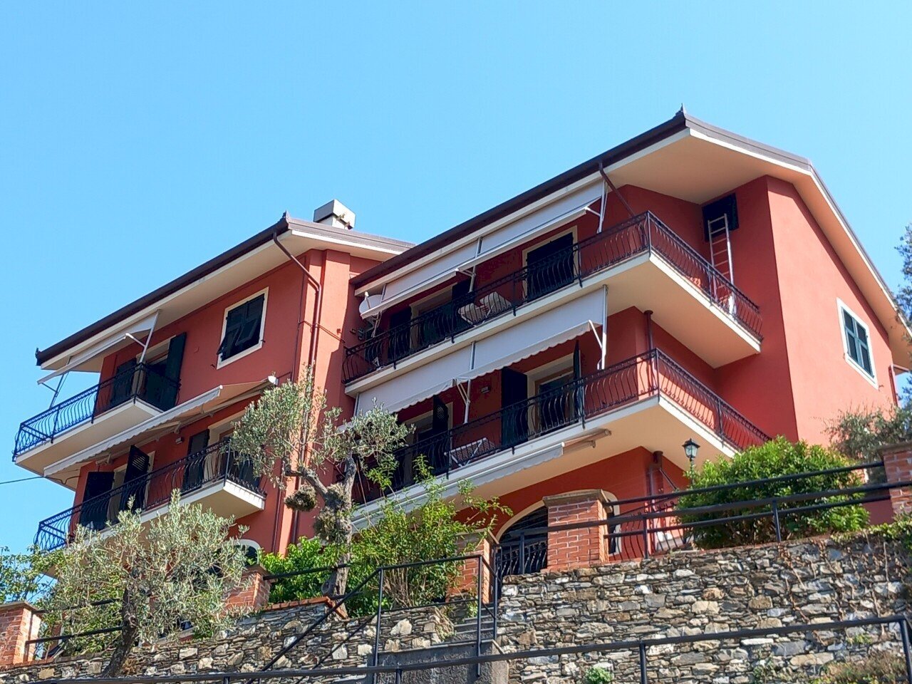 27 - Portion of a house Avegno - photo 1