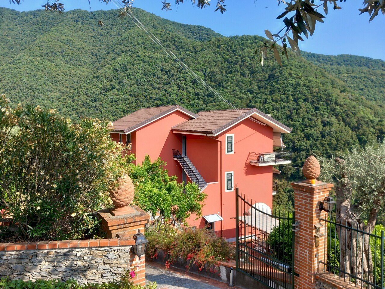 1 - Portion of a house Avegno - photo 2