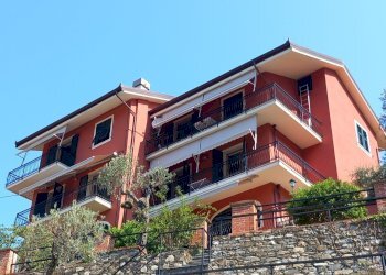 27 - Portion of a house Avegno - photo 1