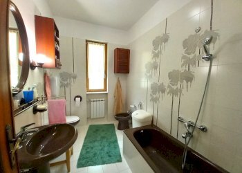 17 - Portion of a house Avegno - photo 18