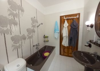 19 - Portion of a house Avegno - photo 19