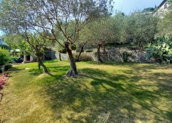 24 - Portion of a house Avegno - photo 26