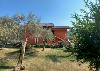 3 - Portion of a house Avegno - photo 28