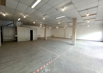 3 - Locale Commerciale Recco - foto 3