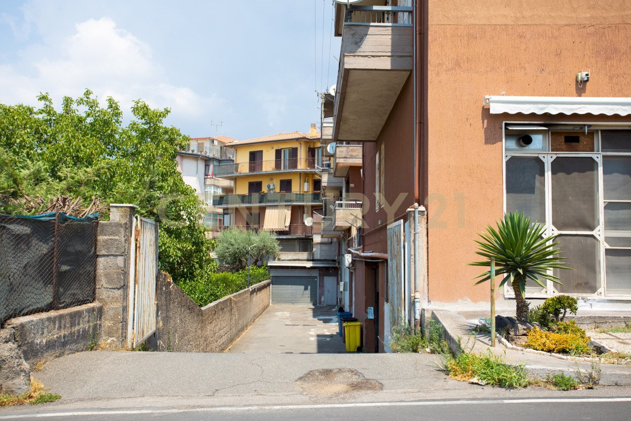 IMGL0714 - Laboratory Viale della Regione 5, Camporotondo Etneo - photo 2