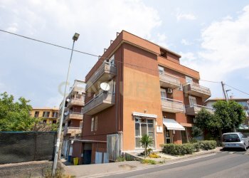 IMGL0713 - Laboratory Viale della Regione 5, Camporotondo Etneo - photo 1
