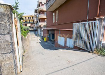 IMGL0715 - Laboratory Viale della Regione 5, Camporotondo Etneo - photo 3