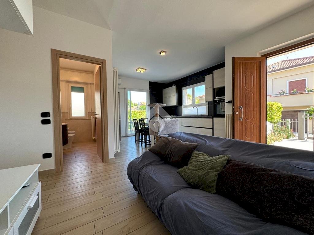 Four-room apartment Via della pace, Gabicce Mare - photo 2