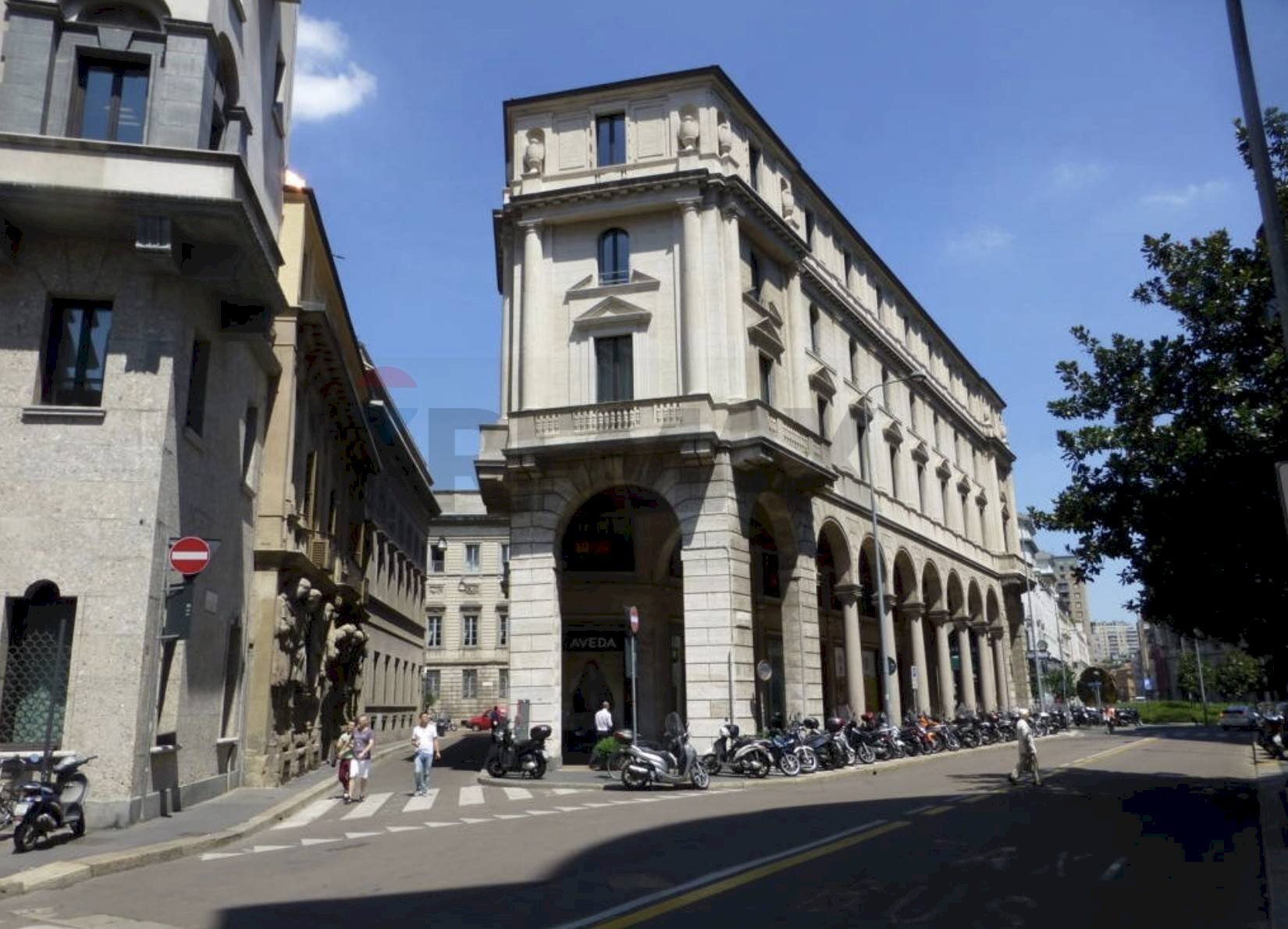 Edificio all\'aperto - Negozio Via Degli Omenoni
 
2, Milano - foto 1