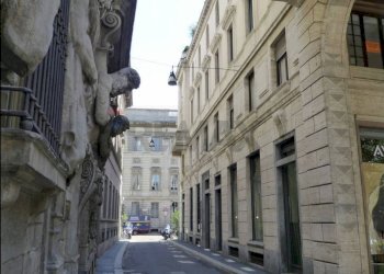 Edificio all\'aperto - Negozio Via Degli Omenoni
2, Milano - foto 3
