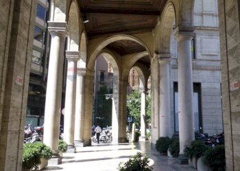 Edificio all\'aperto - Negozio Via Degli Omenoni
2, Milano - foto 4