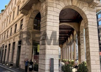 Edificio all\'aperto - Negozio Via Degli Omenoni
2, Milano - foto 6