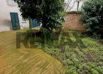 Giardino - Casa semi indipendente via circondario ponente
 
33, Lugo - foto 4