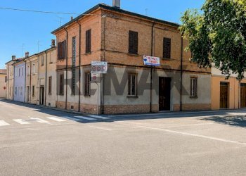 Edificio all\'aperto - Casa semi indipendente via circondario ponente
 
33, Lugo - foto 40