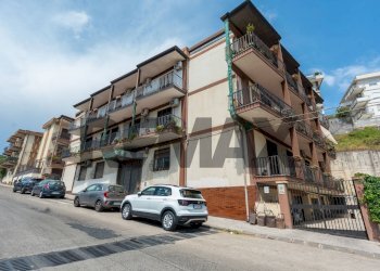 Edificio all\'aperto - Four-room apartment via Francesco lo Jacono
 
31, Sant'Agata Li Battiati - photo 1