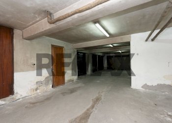 Parcheggio - Four-room apartment via Francesco lo Jacono
 
31, Sant'Agata Li Battiati - photo 23